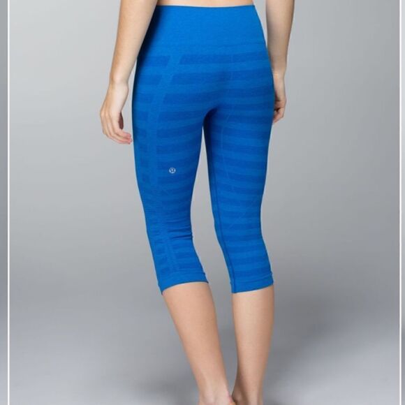 Lululemon In The Flow Crop *Stripe - Picture 1 of 9